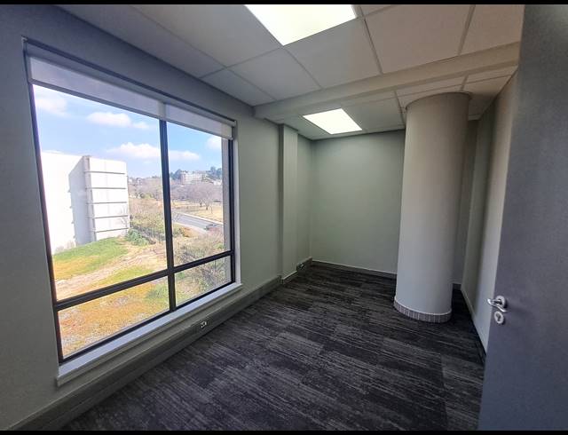 76M² OFFICE TO LET IN ILLOVO